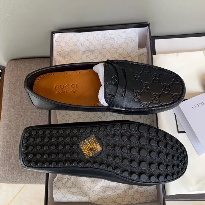 Batch 740💰[strong][strong][strong] Original order quality Gucci Gucci counter new model Handmade men's driving shoes Beanie shoes Slip-on shoes Lazy shoes, exquisite hand-made stitching The workmanship details are comparable to the counter Italian embossed cowhide Water-dyed cowhide lining Tree paste leather feet Waterproof and wear-resistant rubber outsole Sweat-absorbent and odor-proof Big red Dark blue off-white Black 39-44 large quantities in stock (38, 45 custom-made)